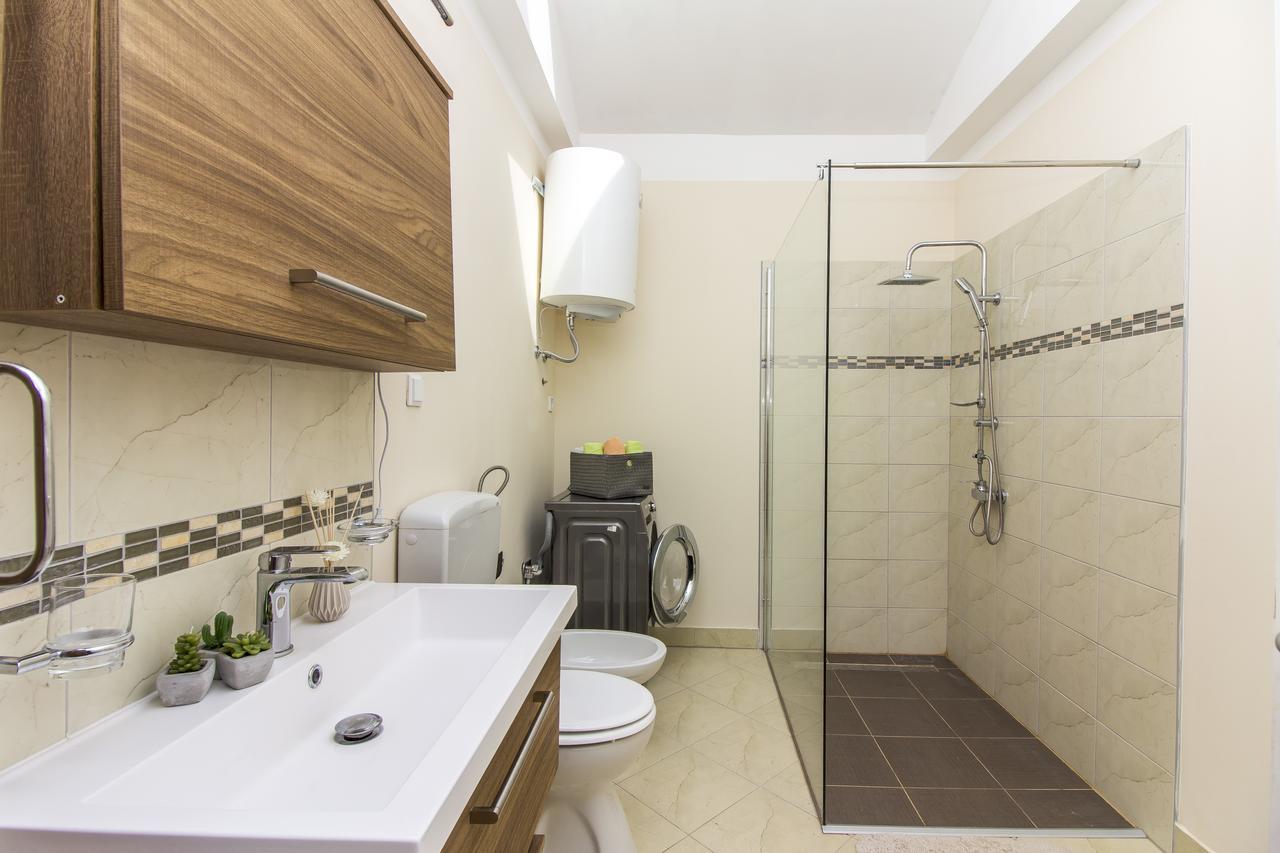 Apartman Maxim Lägenhet Pula Exteriör bild