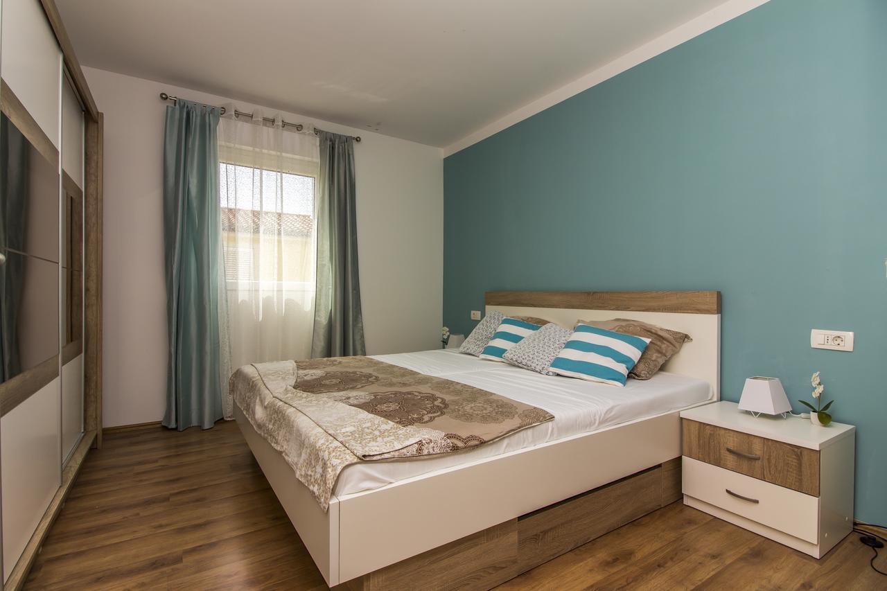 Apartman Maxim Lägenhet Pula Exteriör bild