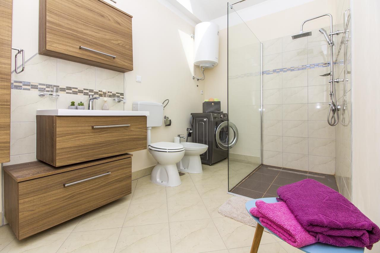 Apartman Maxim Lägenhet Pula Exteriör bild